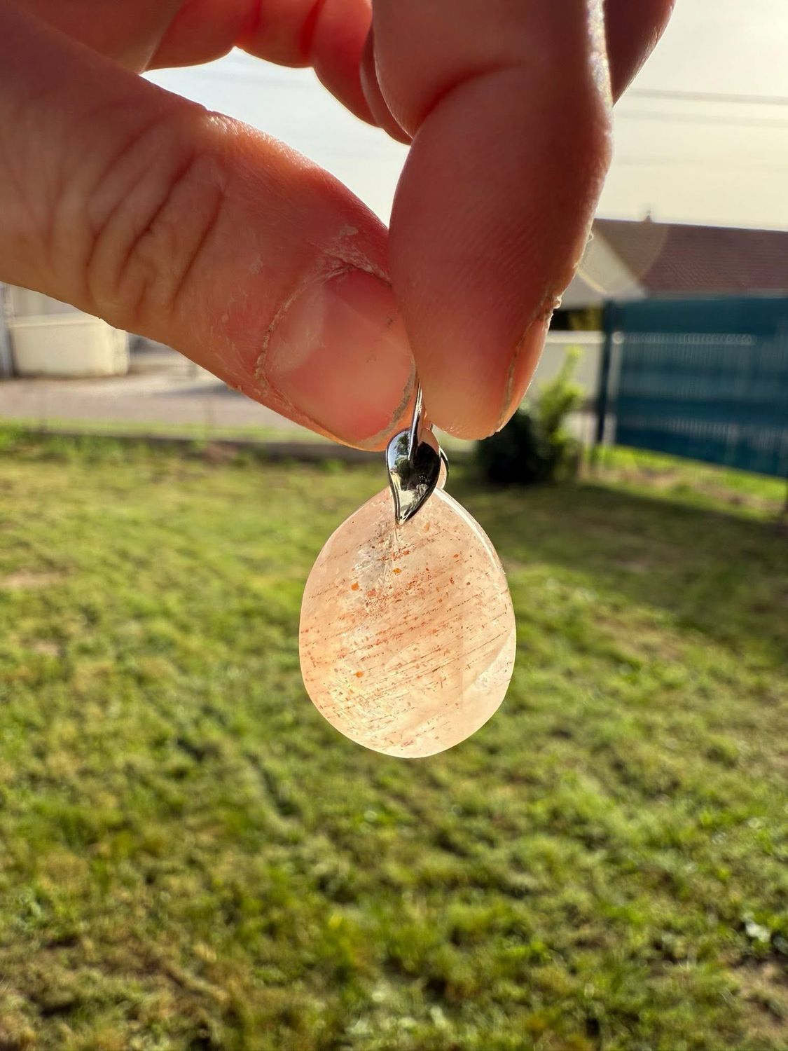 Pendentif en sunstone strawberry
