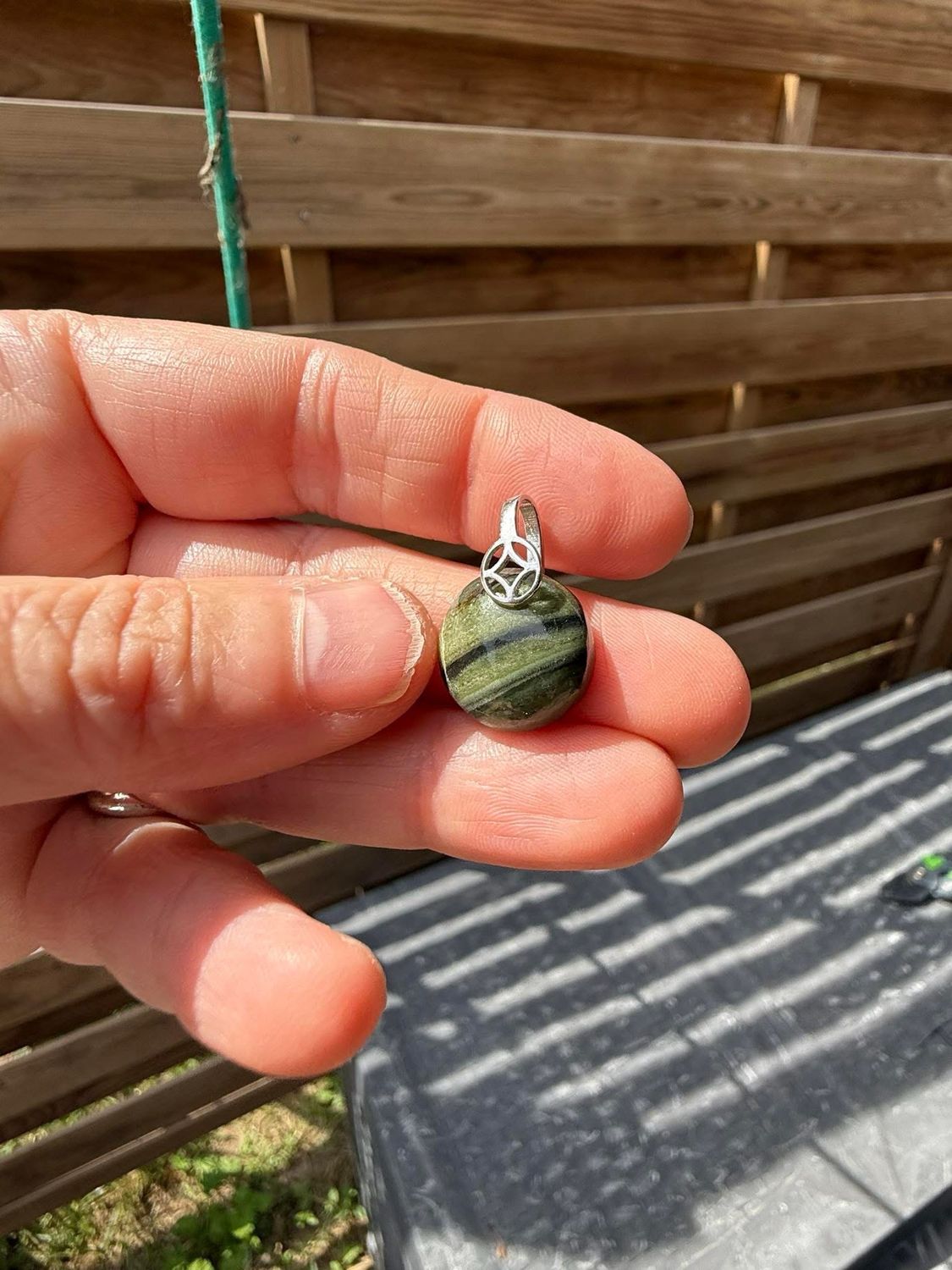 Pendentif en serpentine ricolite