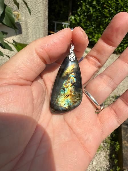 ​Pendentif en labradorite
