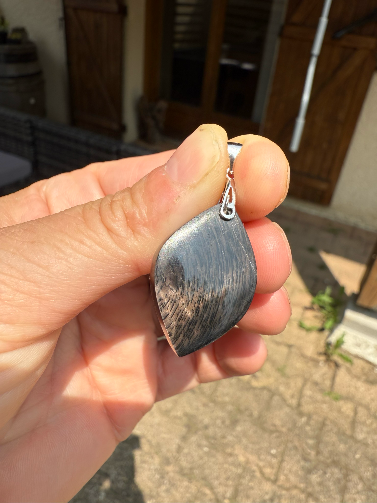 Pendentif en hypersthene