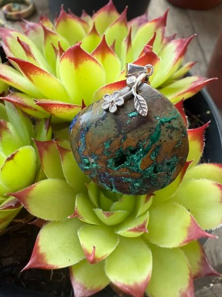 ​Pendentif en azurite malachite