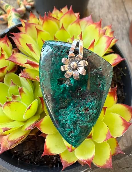 ​Pendentif en dioptase