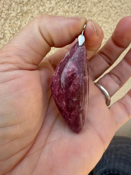 ​Pendentif en thulite