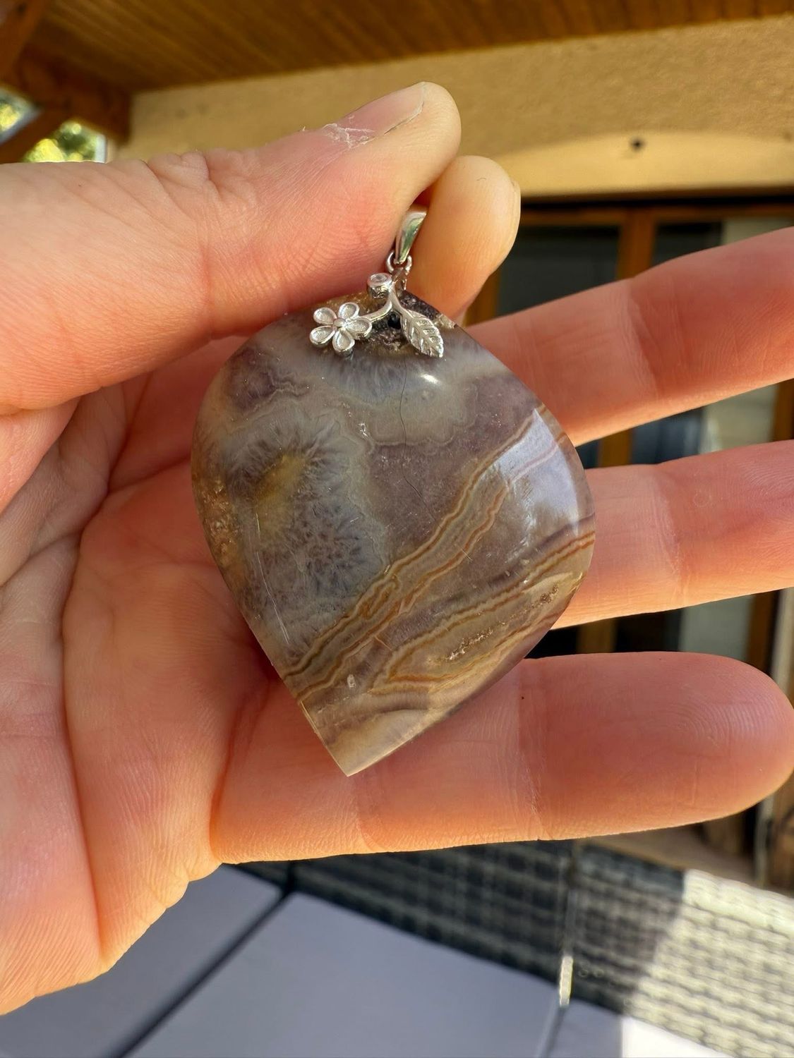 Pendentif en agate améthyste de chatelperron