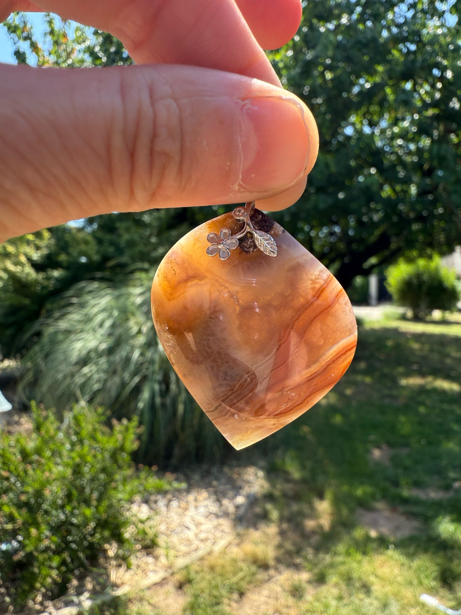 Pendentif en agate améthyste de chatelperron