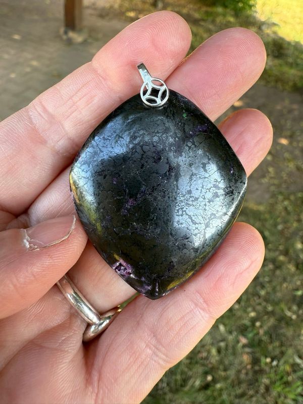 Pendentif en kammererite