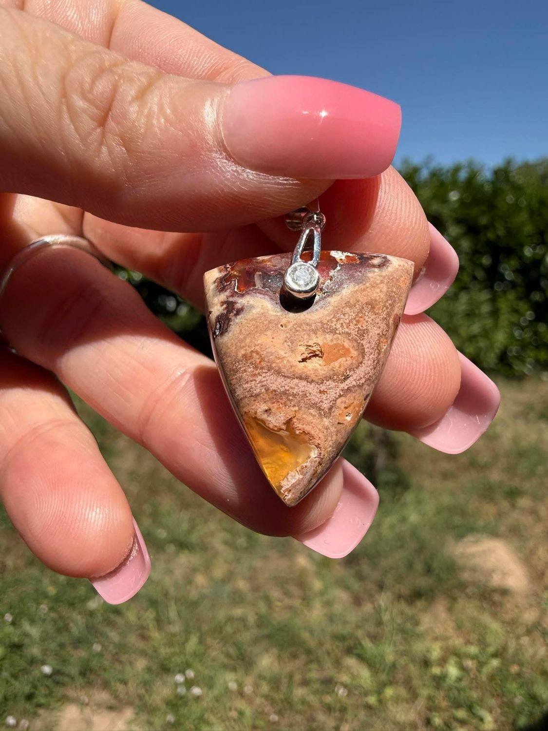 Pendentif en opale cantera