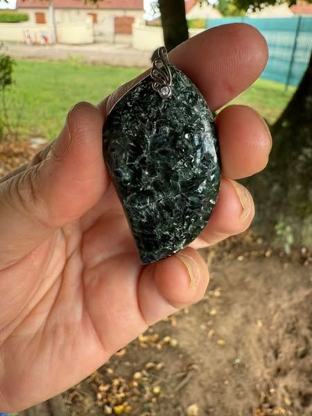 ​Pendentif en seraphinite