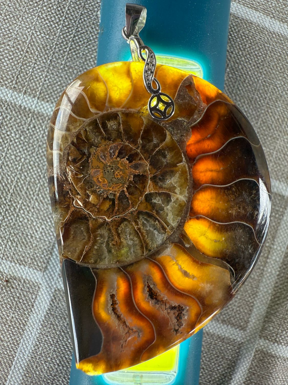 Pendentif en ammonite