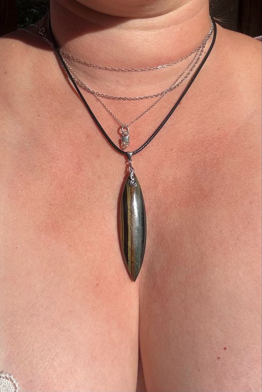 Pendentif œil de faucon