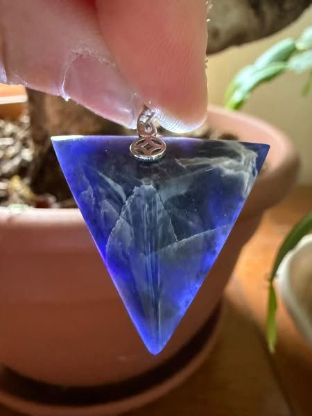 ​Pendentif en belle sodalite