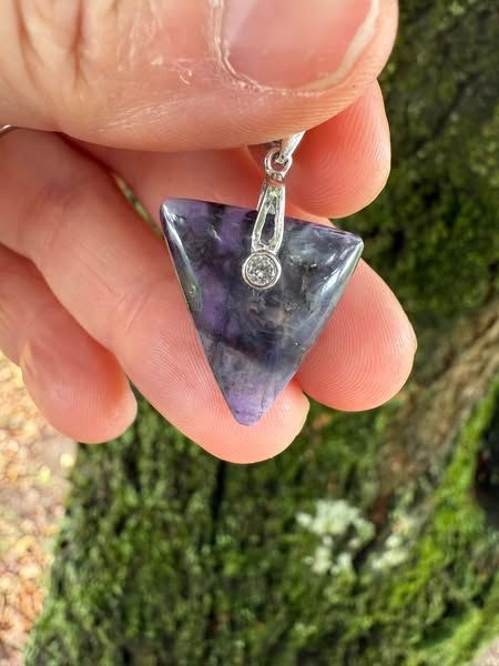 ​Pendentif en sugilite