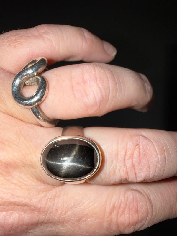 Bague en diopside étoilée