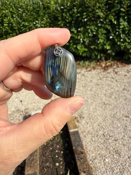 ​Pendentif en labradorite