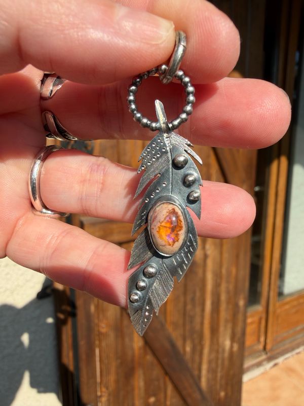 pendentif en opale cantera