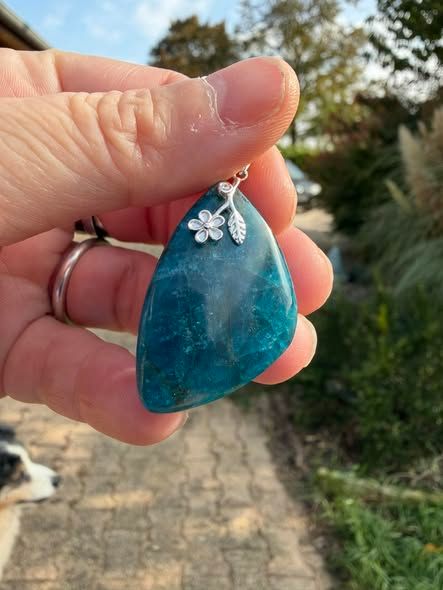 Pendentif en apatite Pendentif en apatite