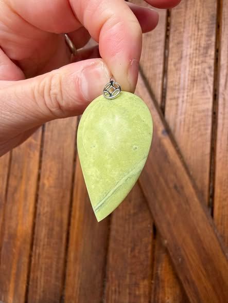 ​Pendentif en serpentine