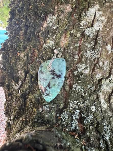 Pendentif en turquoise africaine Pendentif en turquoise africaine