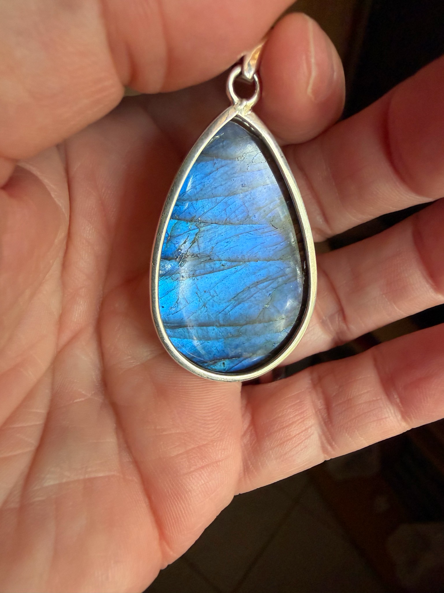 Pendentif en labradorite bleue
