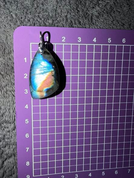 ​Pendentif en labradorite