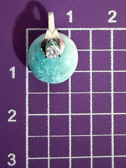 Pendentif en Hemimorphite Pendentif en Hemimorphite