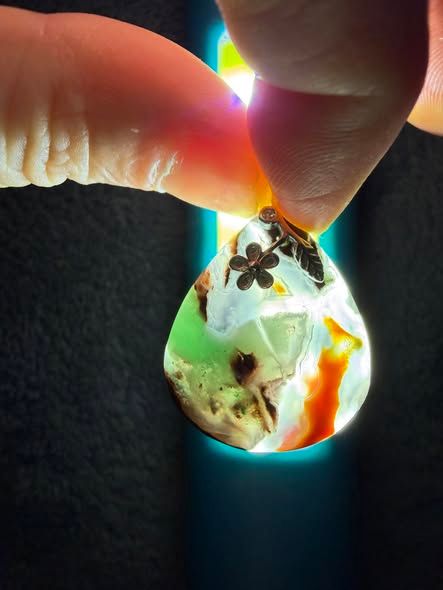 ​Pendentif en belle aquaprase