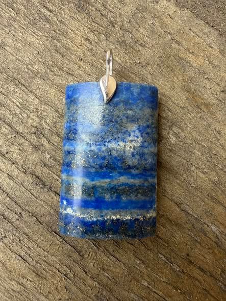 ​Pendentif recto verso en lapis lazuli
