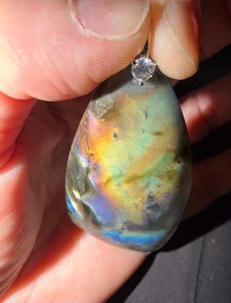 ​Pendentif en labradorite