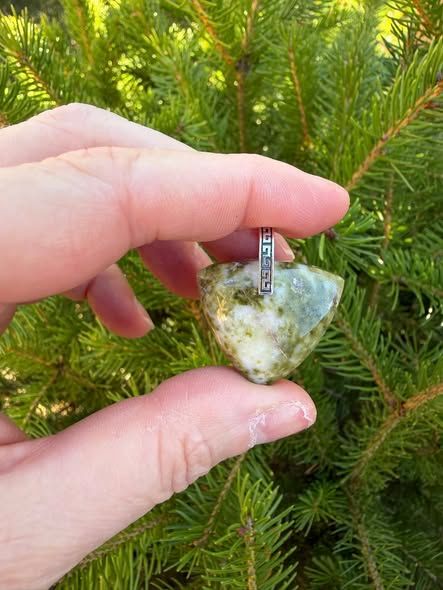 ​Pendentif en epidote