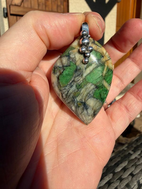 Pendentif en smaragdite