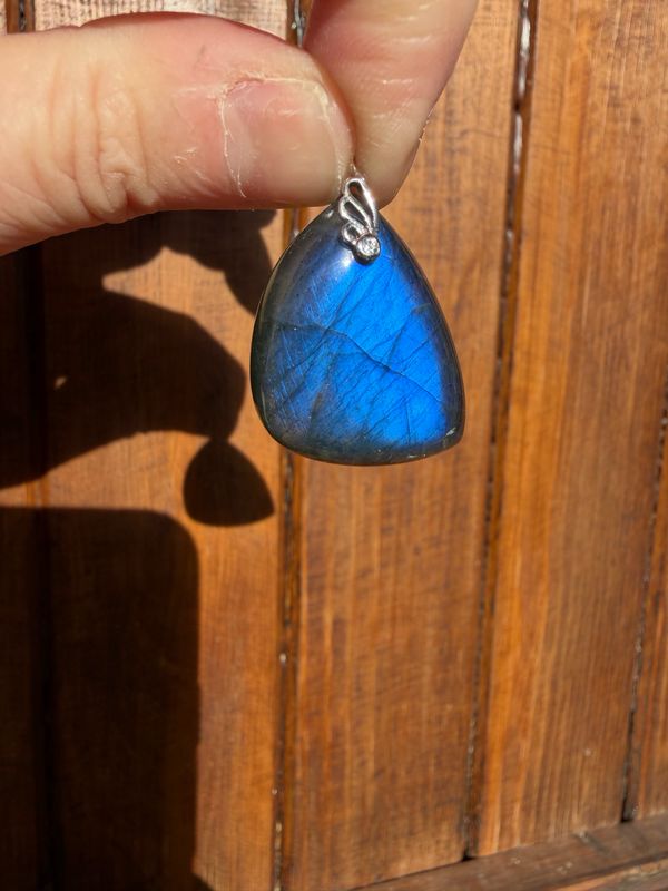 Pendentif en labradorite bleue