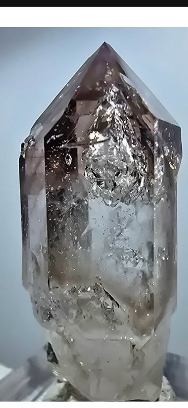 Pendentif en sublime améthyste sceptre fantôme enhydro