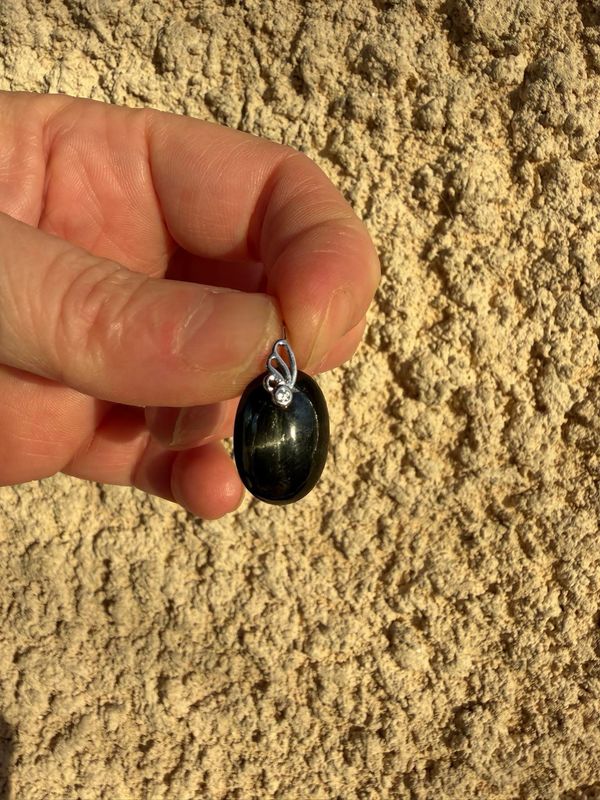 Pendentif en Diopside etoilé