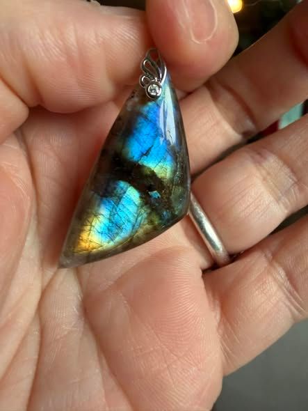 ​Pendentif en labradorite