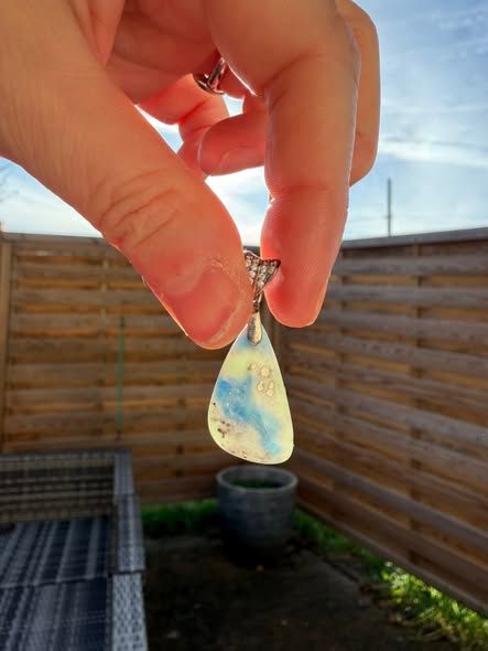 ​Pendentif en hackmanite