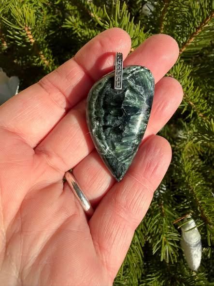 ​Pendentif en seraphinite