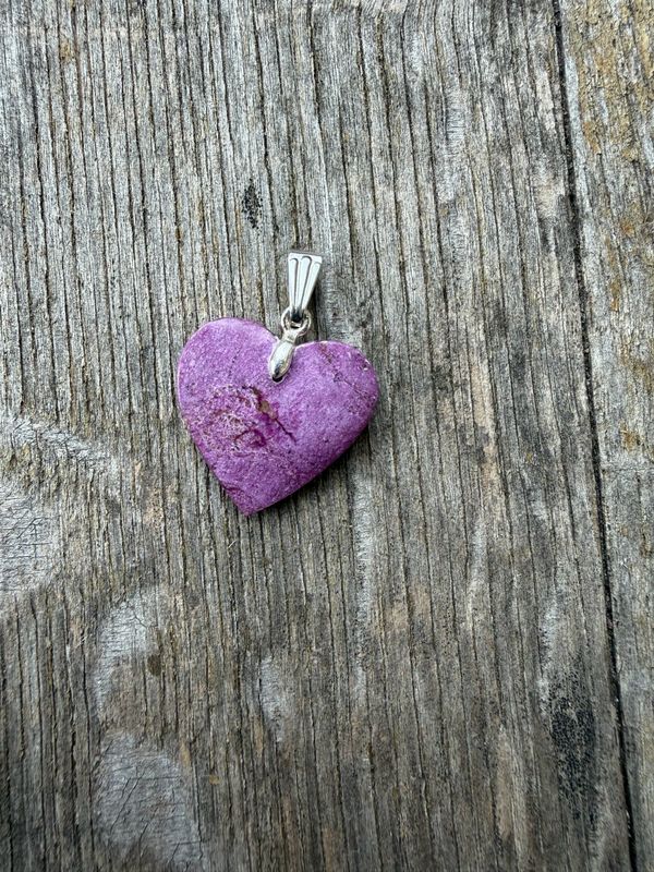 Pendentif en cœur de Stichtite