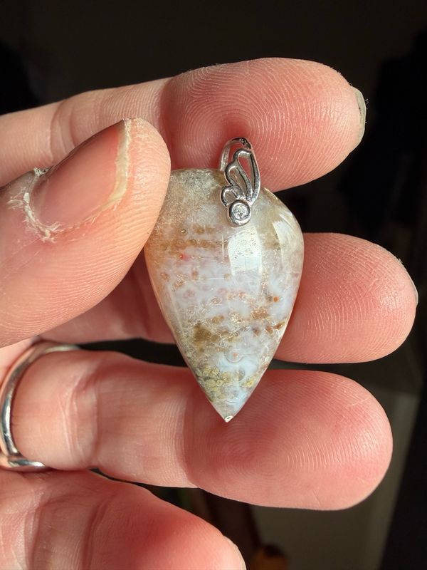 Pendentif en agate sagenite