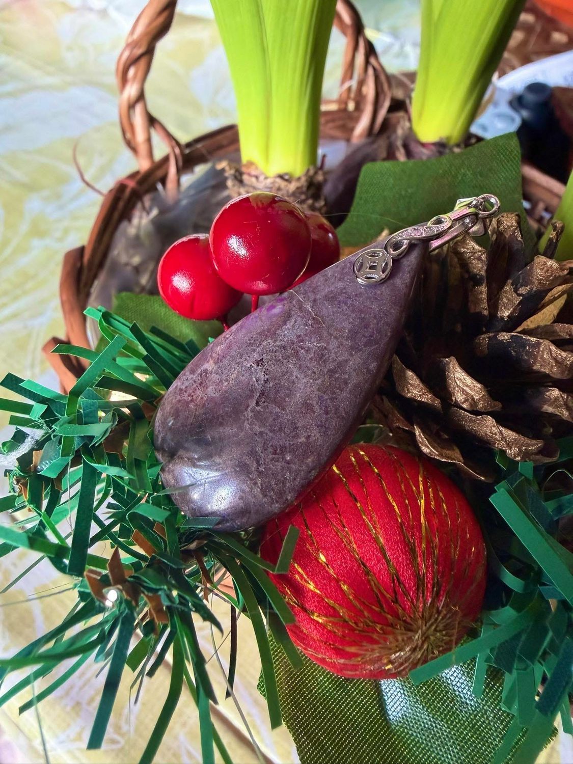 Pendentif en jade lilas Pendentif en jade lilas