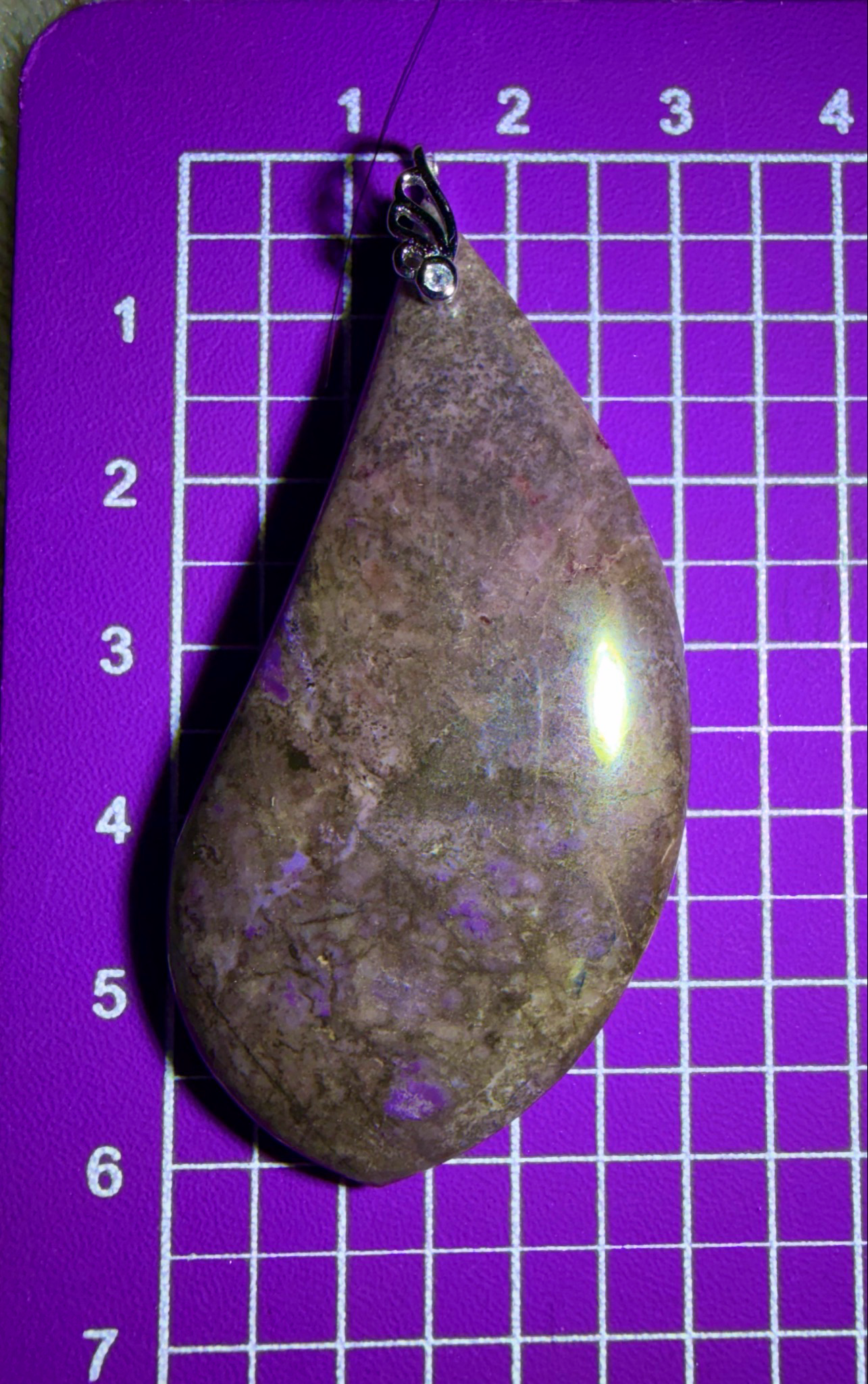 Pendentif en jade lilas