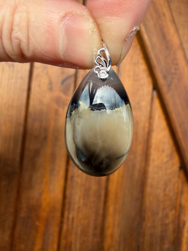 Pendentif en agate volcano