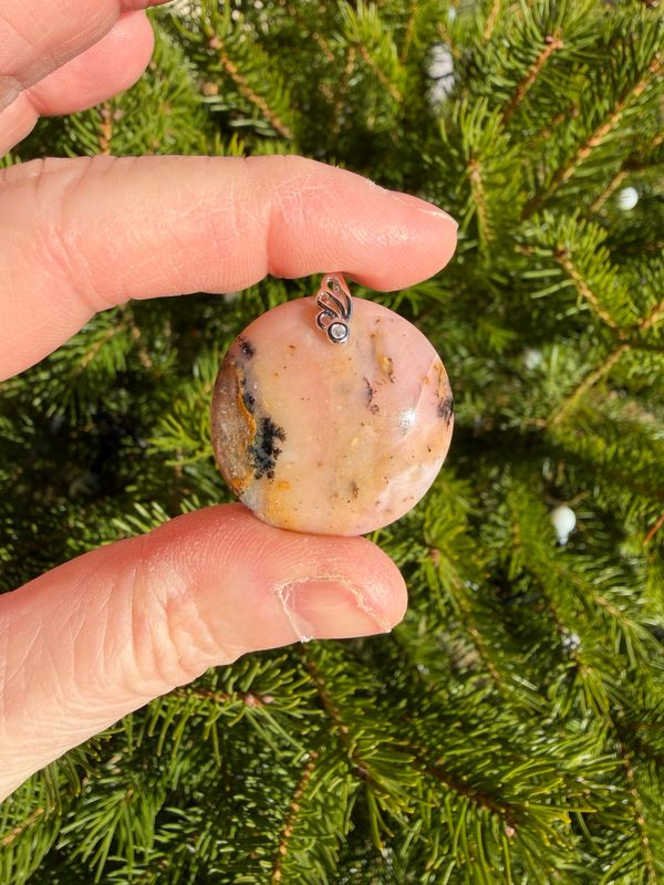 Pendentif en opale rose