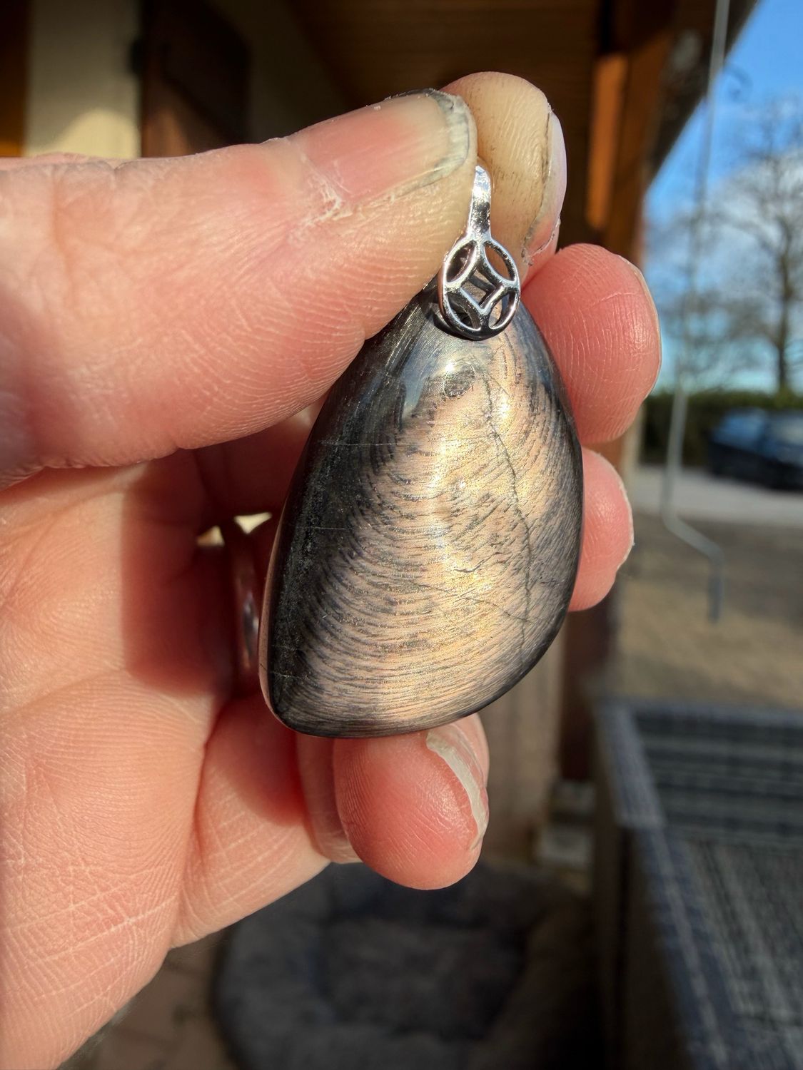 Pendentif en hypersthene