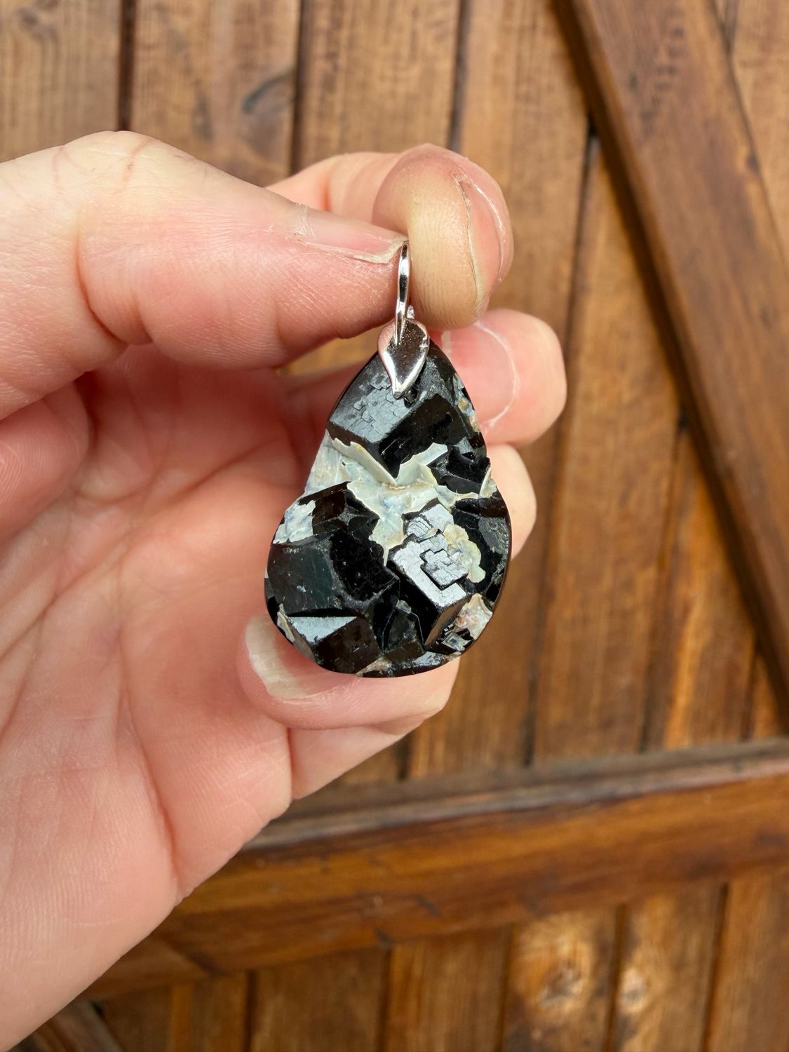 Pendentif en grenat almandin