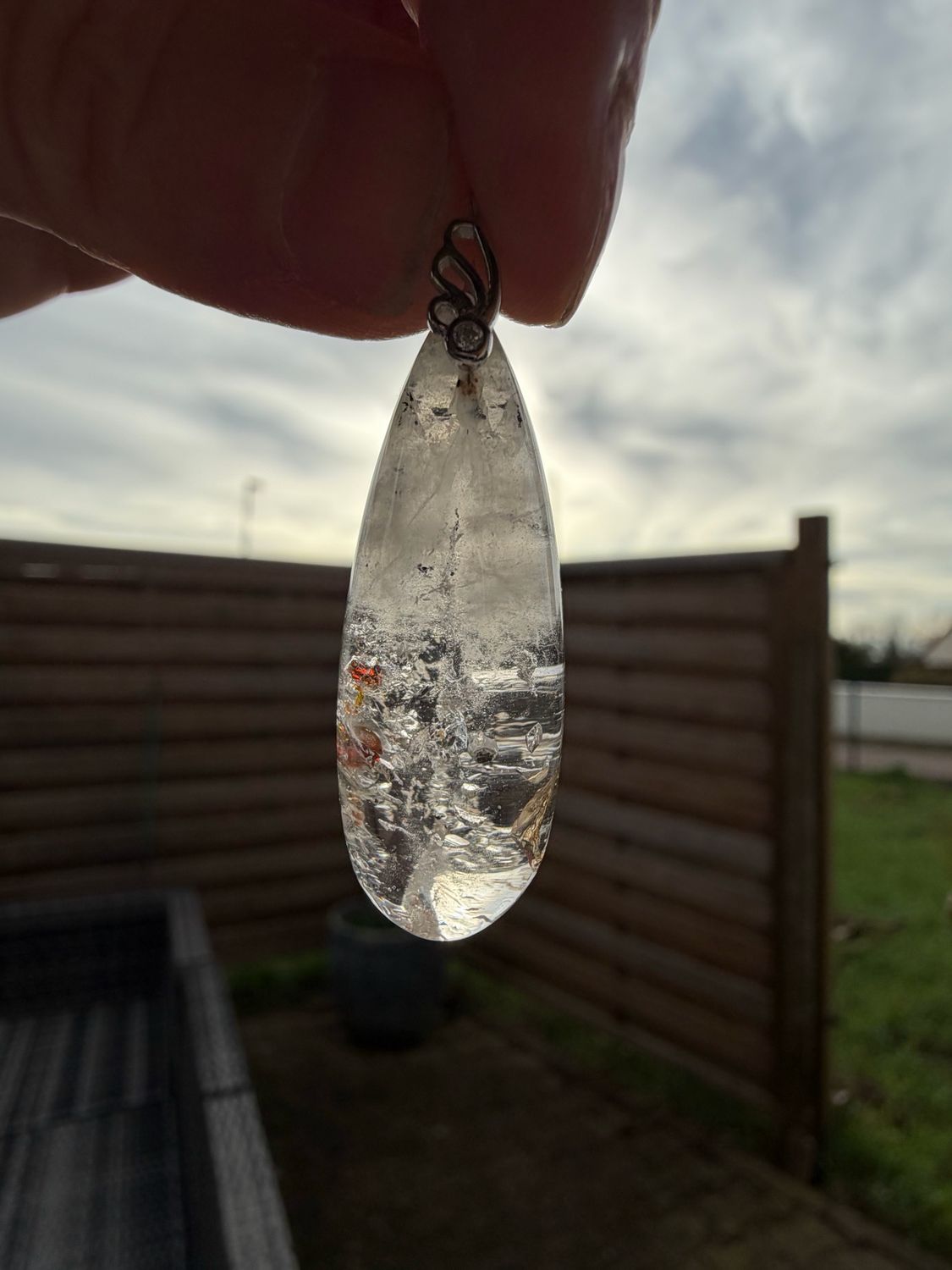 Pendentif en quartz luciole Pendentif en quartz luciole