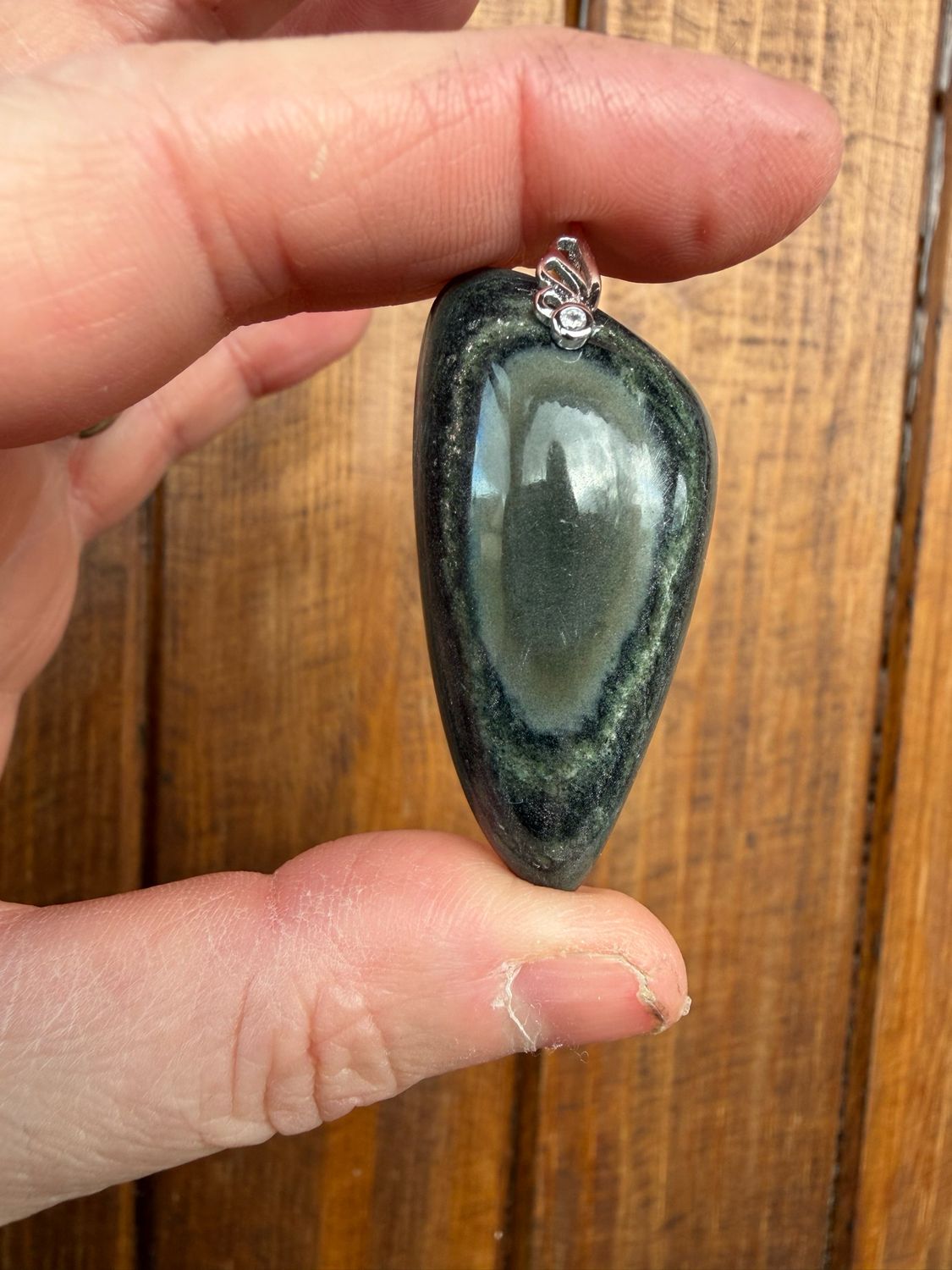 Pendentif en jaspe impérial vert