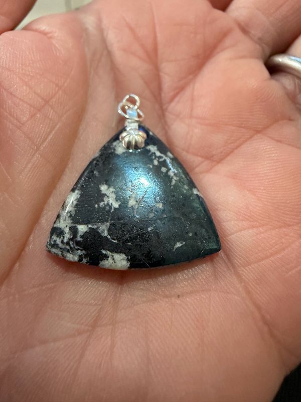 Pendentif en covellite