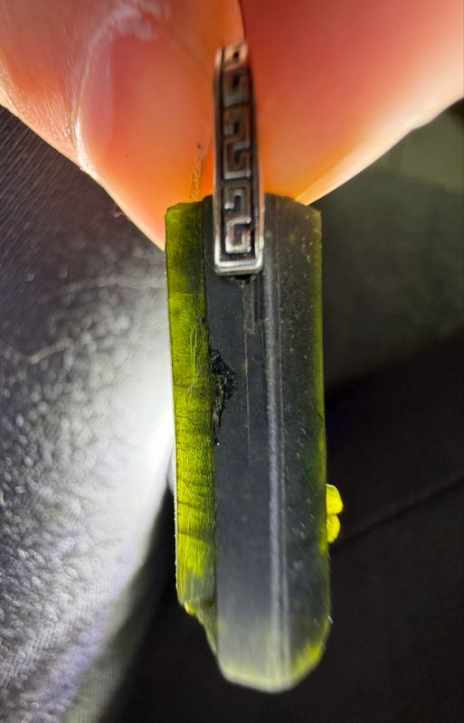 Pendentif en epidote