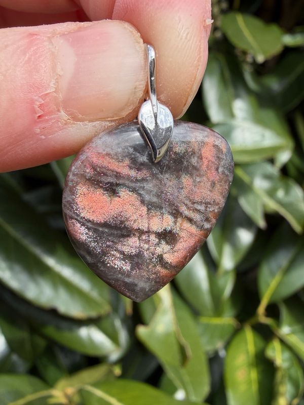 Pendentif en pierre de soleil