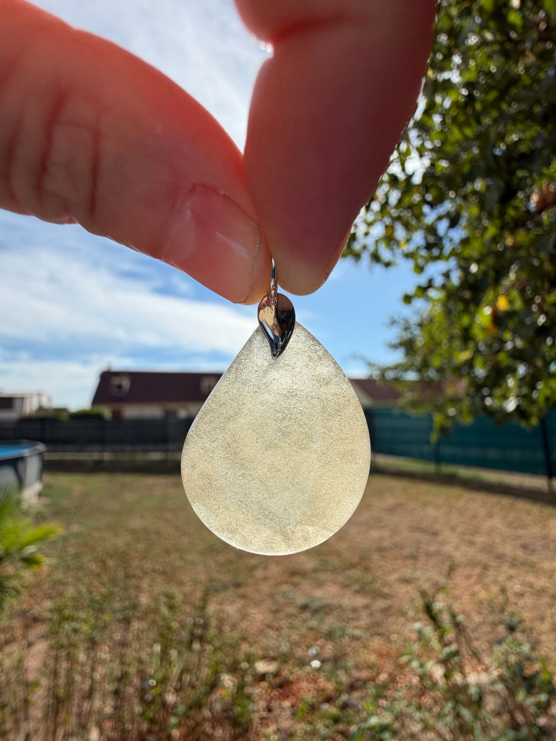 Pendentif en verre lybique Pendentif en verre lybique